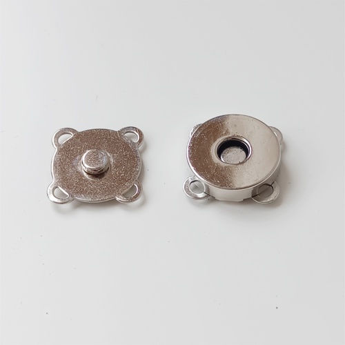 Magnetické zapínání stříbrné