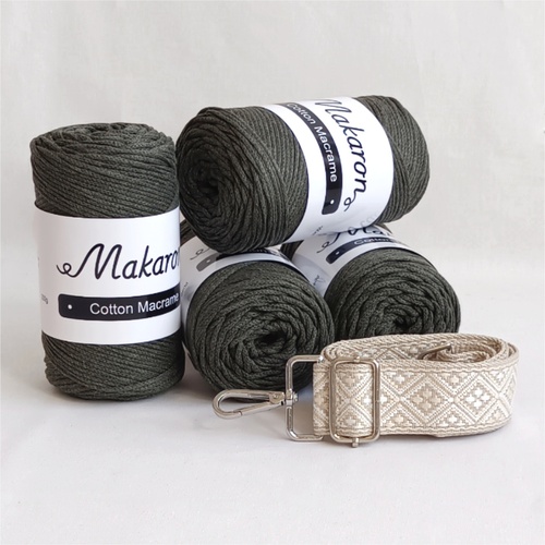 4 klubka + popruh + háček