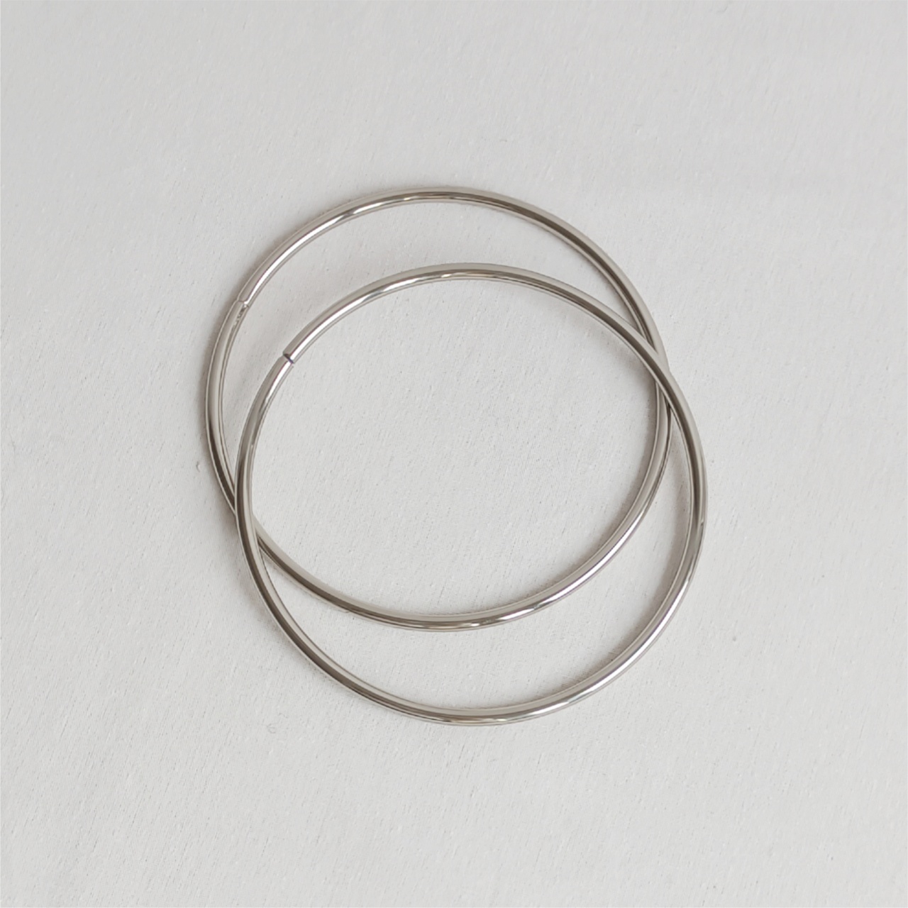 1 pár kulatých kovových uch - 1