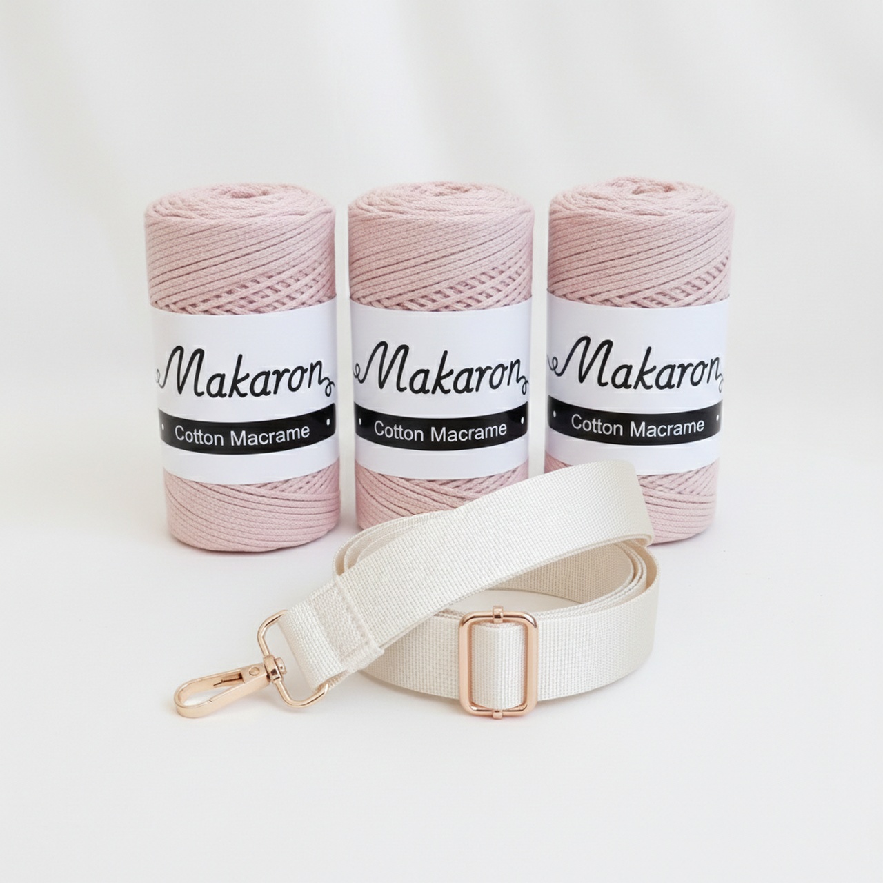 3 klubka + popruh smetanový