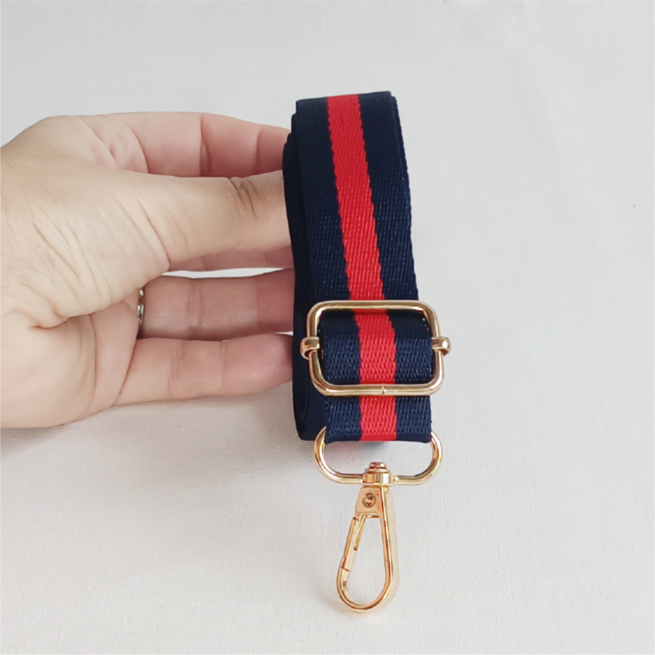 Popruh modro červený