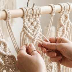 Na macramé