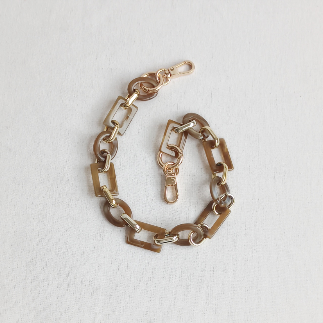 Řetízek hnědý - 2