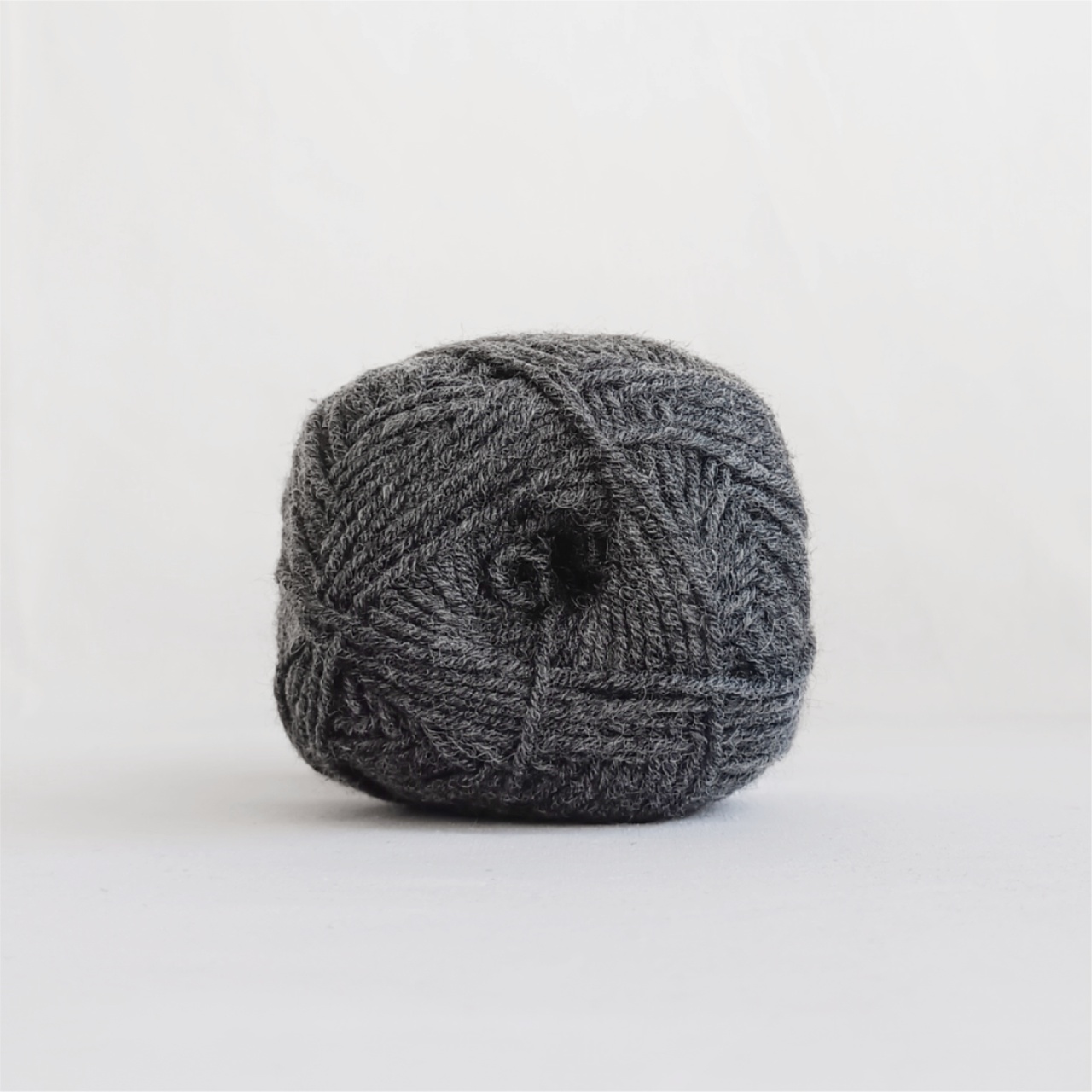 Woolly tmavě šedá - 1